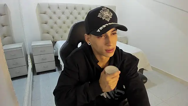 JhoanLeandro online show from 12-01-25, 05:12