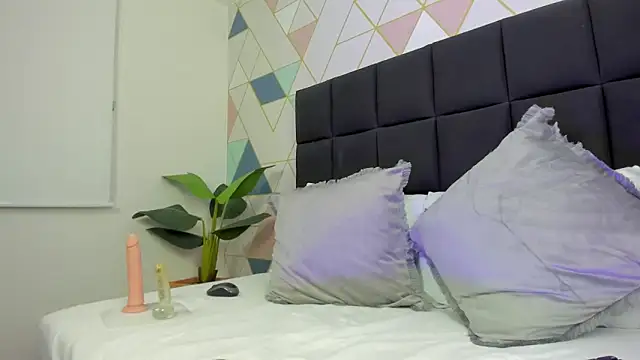 Snapshot of dalila_harris chatting on 10-17-25, 07:38 dalila harris online show from 10-17-25, 07:38