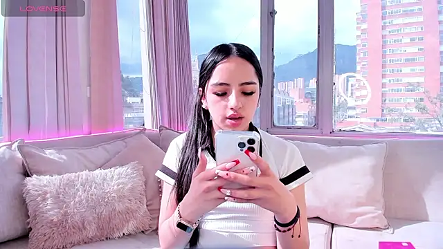 Daphne chers online show from 12-02-25, 07:53