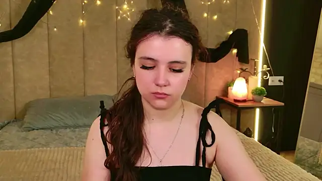 Pauline Heaven online show from 05-21-26, 05:58
