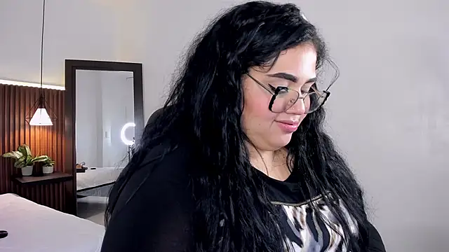 Snapshot of _michel_bbw chatting on 03-05-25, 02:46 michel bbw online show from 03-05-25, 02:46