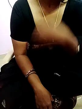 Snapshot of Tamil_Radha chatting on 02-01-25, 09:32 Tamil Radha online show from 02-01-25, 09:32