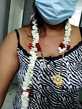 Snapshot of Tamil_Radha chatting on 02-20-25, 05:29 Tamil Radha online show from 02-20-25, 05:29
