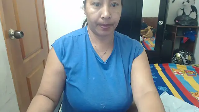 Snapshot of Siblleyx chatting on 04-06-26, 10:33 Siblleyx online show from 04-06-26, 10:33
