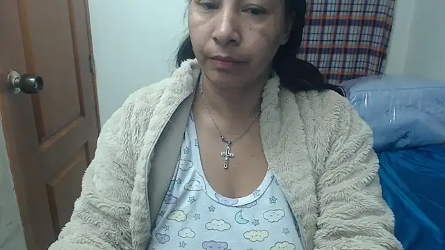 Snapshot of Siblleyx chatting on 05-08-26, 11:32 Siblleyx online show from 05-08-26, 11:32