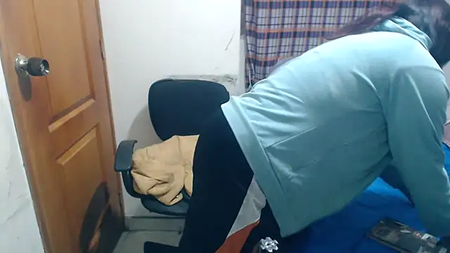 Snapshot of Siblleyx chatting on 05-12-26, 10:29 Siblleyx online show from 05-12-26, 10:29