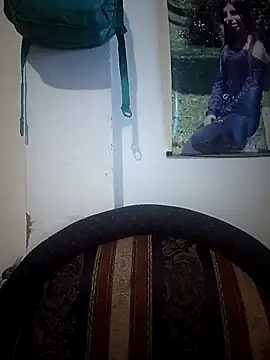 Ariell Kieran online show from 10-13-25, 03:28