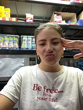 Andrea18 blonde online show from 05-17-26, 03:30