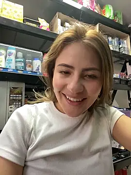 Andrea18 blonde online show from 06-05-26, 03:40