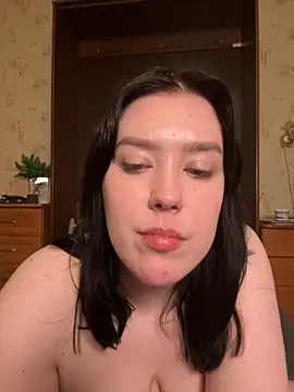 Viesicaa online show from 09-18-25, 04:47