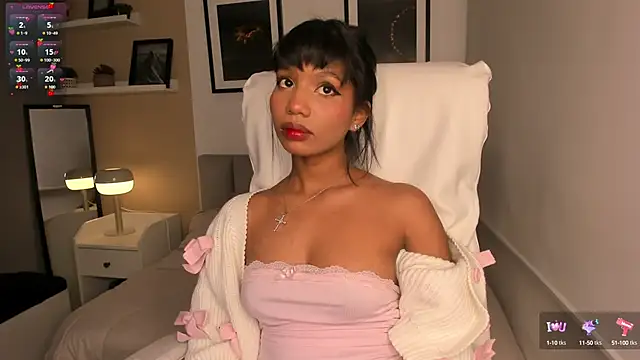 Gigi Strawberry online show from 10-14-25, 04:57