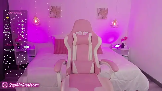 Snapshot of whiteatenea chatting on 03-03-25, 08:05 whiteatenea online show from 03-03-25, 08:05