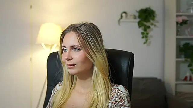 Snapshot of catecrago_ chatting on 10-02-25, 07:59 catecrago online show from 10-02-25, 07:59