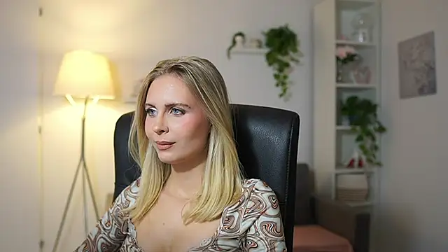 Snapshot of catecrago_ chatting on 10-08-25, 01:20 catecrago online show from 10-08-25, 01:20