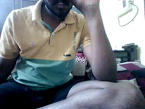 Snapshot of anandhababu chatting on 12-22-25, 12:29 anandhababu online show from 12-22-25, 12:29