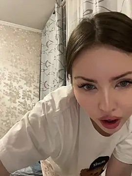 Lora Rosee online show from 03-07-25, 08:33