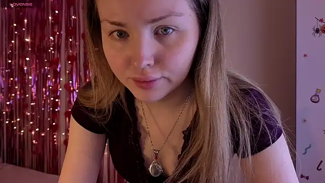 Lora Rosee online show from 06-04-26, 02:23