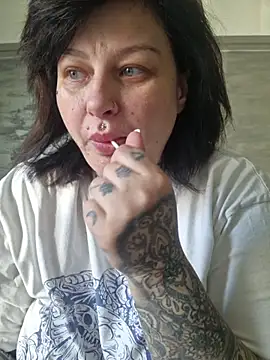 CannabisQueenn online show from 04-28-26, 07:02