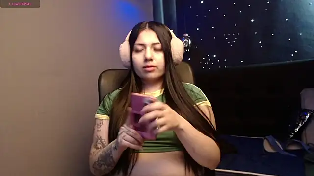 Snapshot of sweety_ashly chatting on 02-20-25, 02:35 sweety ashly online show from 02-20-25, 02:35