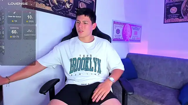 JamesCr  online show from 03-10-25, 08:23