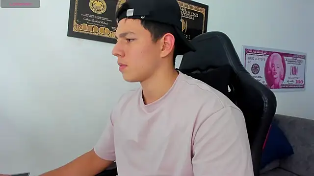 JamesCr  online show from 03-15-25, 07:48