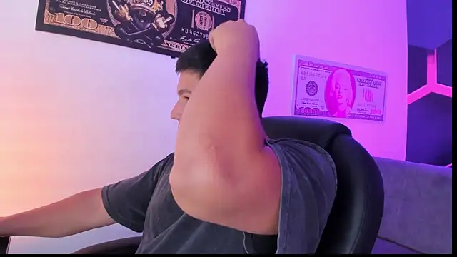 JamesCr  online show from 09-28-25, 03:01