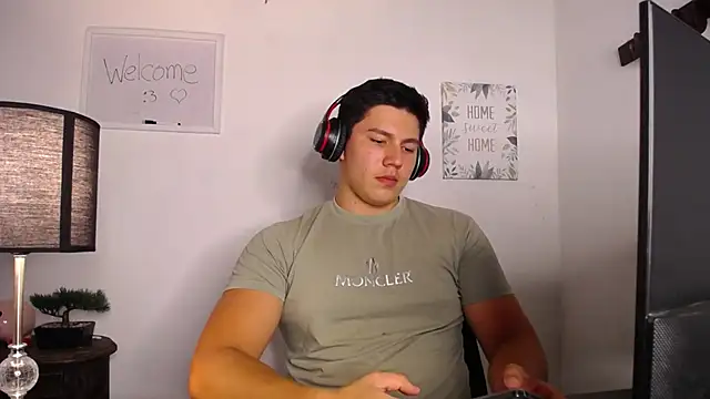 JamesCr  online show from 10-08-25, 02:42