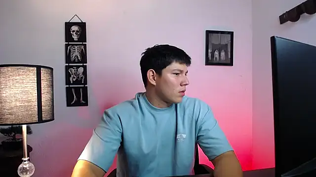 JamesCr  online show from 10-21-25, 02:12