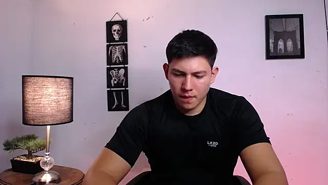 JamesCr  online show from 11-12-25, 10:52