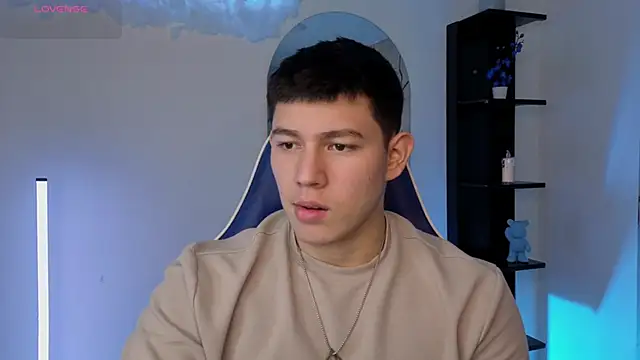 JamesCr  online show from 06-19-26, 12:31