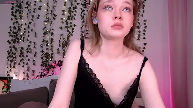 Kellybbface online show from 10-03-25, 03:58