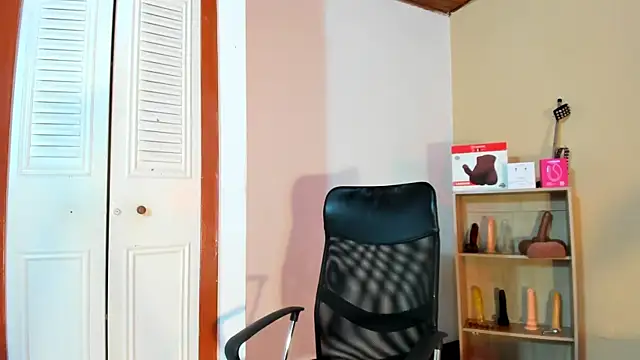 Violetta 0 online show from 02-14-26, 12:57