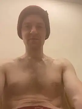 LynnAhNight online show from 02-25-25, 03:09