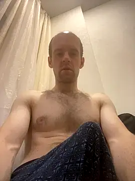 LynnAhNight online show from 09-18-25, 03:08