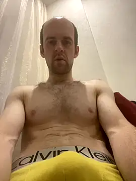 LynnAhNight online show from 10-11-25, 03:28