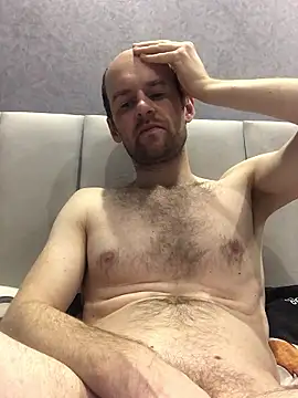 LynnAhNight online show from 01-13-26, 03:17