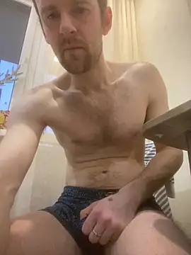 LynnAhNight online show from 03-25-26, 03:12