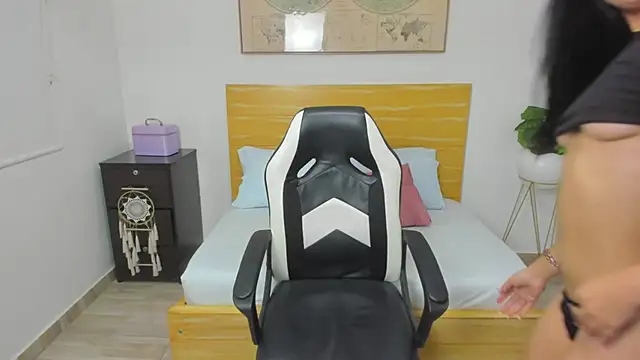 Snapshot of tiffanny_doll_ chatting on 02-15-25, 03:17 tiffanny doll online show from 02-15-25, 03:17