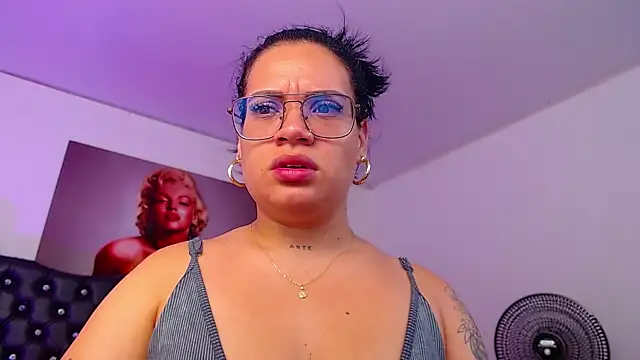 Snapshot of Taliana36 chatting on 02-05-25, 12:49 Taliana36 online show from 02-05-25, 12:49
