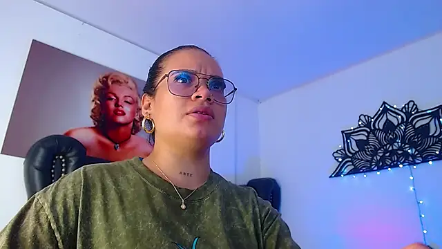 Snapshot of Taliana36 chatting on 02-25-25, 12:55 Taliana36 online show from 02-25-25, 12:55