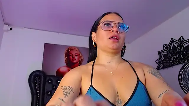 Snapshot of Taliana36 chatting on 03-14-25, 01:13 Taliana36 online show from 03-14-25, 01:13