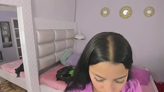 Snapshot of Hiyakasudere chatting on 02-19-25, 12:22 Hiyakasudere online show from 02-19-25, 12:22