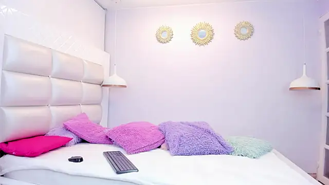 Snapshot of Hiyakasudere chatting on 03-17-25, 02:34 Hiyakasudere online show from 03-17-25, 02:34