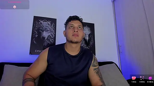 Snapshot of JohanSmith chatting on 11-12-25, 11:03 JohanSmith online show from 11-12-25, 11:03