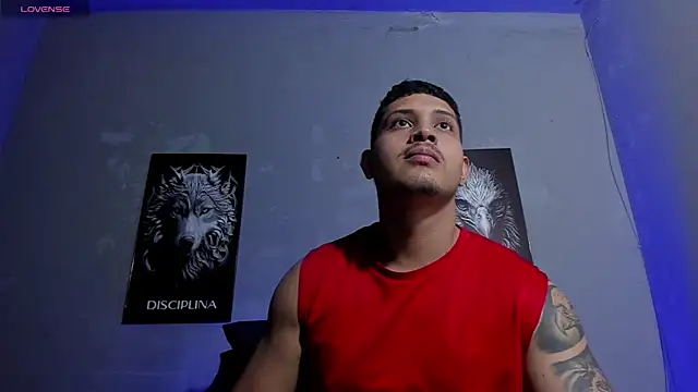 Snapshot of JohanSmith chatting on 02-13-26, 01:34 JohanSmith online show from 02-13-26, 01:34