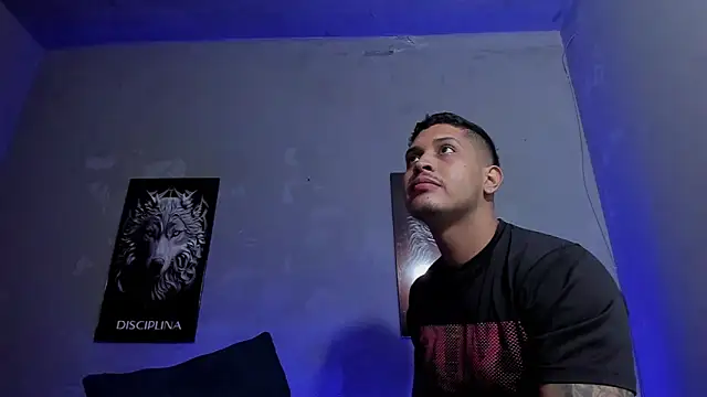 Snapshot of JohanSmith chatting on 02-18-26, 03:13 JohanSmith online show from 02-18-26, 03:13