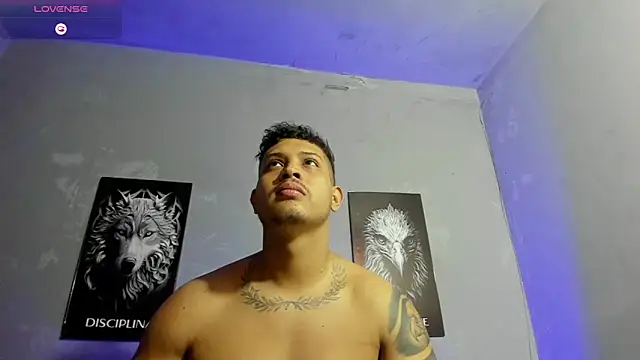 Snapshot of JohanSmith chatting on 03-08-26, 09:51 JohanSmith online show from 03-08-26, 09:51