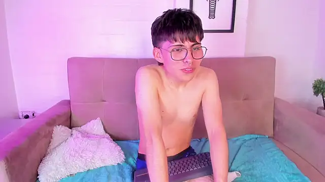 PepperTwink online show from 03-03-25, 03:53