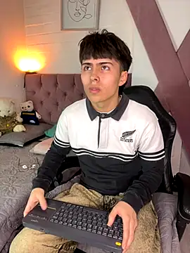 PepperTwink online show from 11-19-25, 04:51