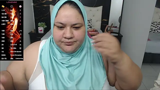 Snapshot of Aaliyah11 chatting on 02-05-25, 12:49 Aaliyah11 online show from 02-05-25, 12:49